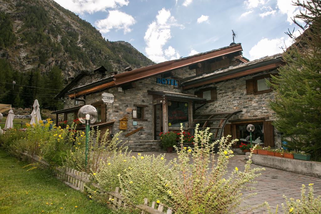 Hotel Restaurant La Barme Cogne Luaran gambar