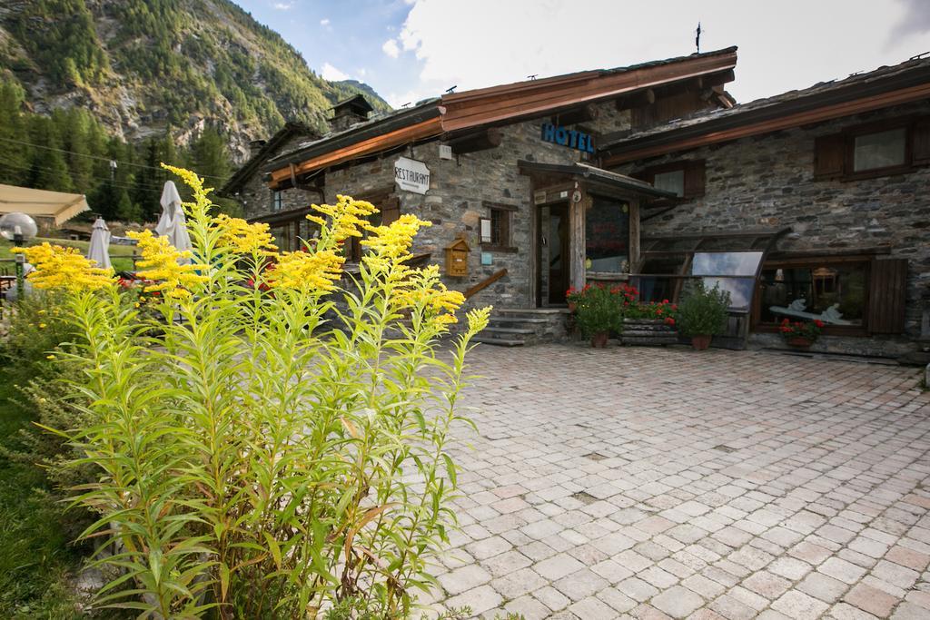 Hotel Restaurant La Barme Cogne Luaran gambar