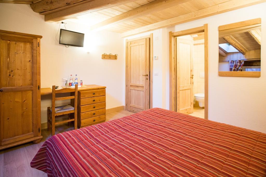 Hotel Restaurant La Barme Cogne Luaran gambar
