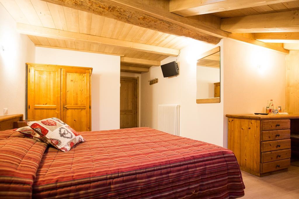 Hotel Restaurant La Barme Cogne Luaran gambar